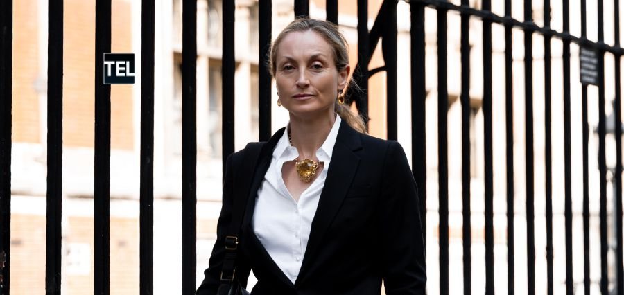 You are currently viewing Hail Her! – Rebecca Murray: A Barrister with the Highest Moral Compass―Truth, Fairness, Equality, & Justice